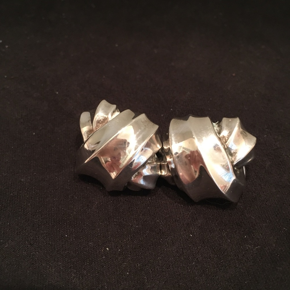 Angela Cummings X Knot Earrings